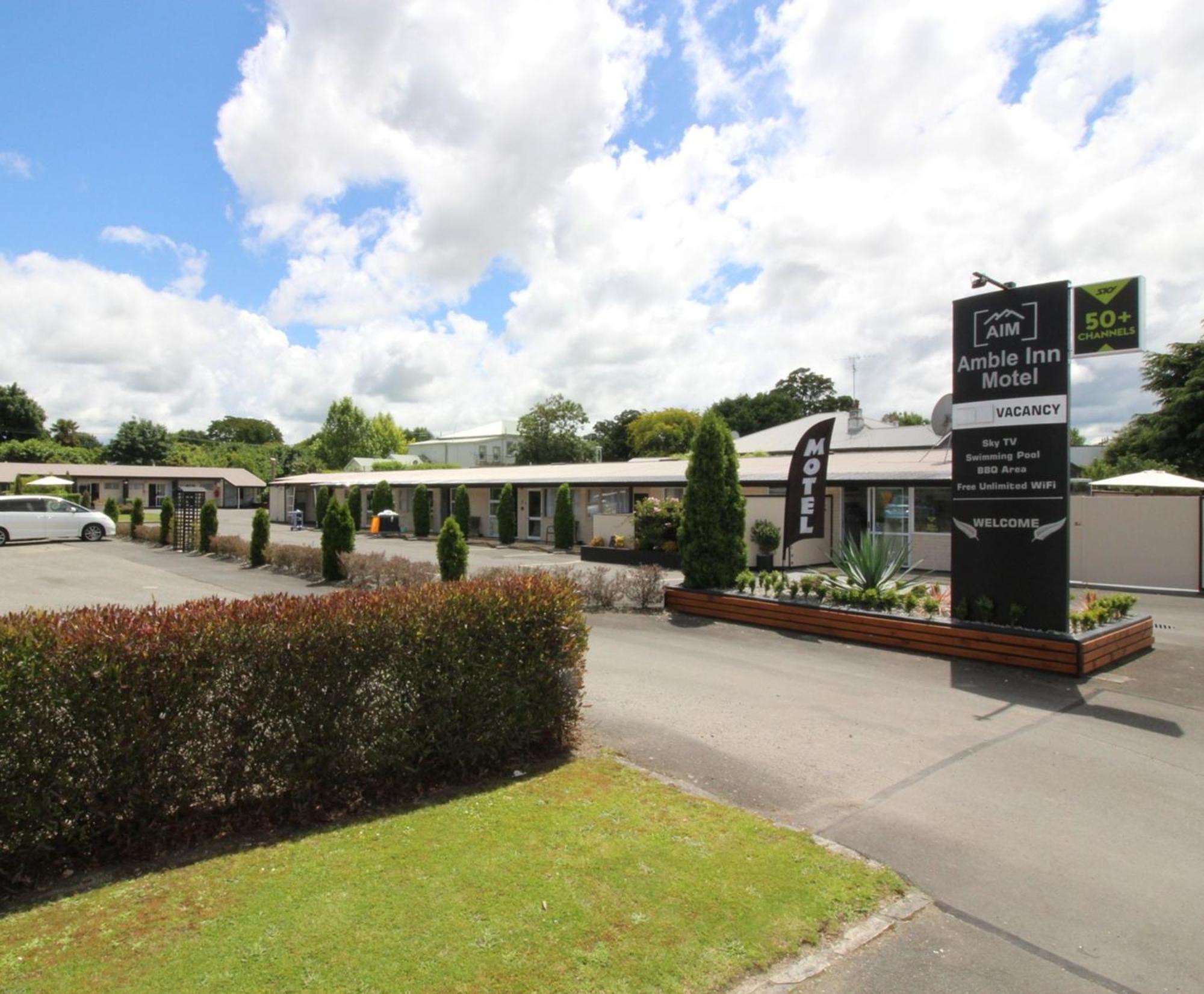 Amble Inn Motel Мастъртън Екстериор снимка