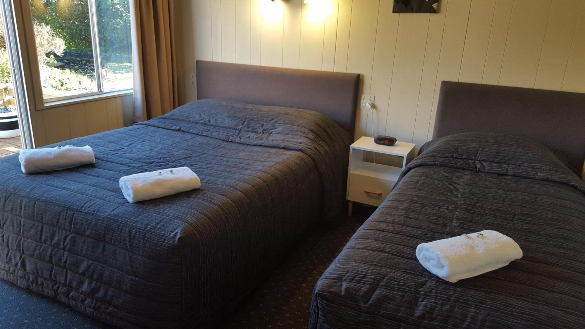 Amble Inn Motel Мастъртън Екстериор снимка